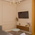 Located New Stylish In Old Town Apartamento Vilna