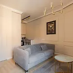 Located New Stylish In Old Town Apartamento