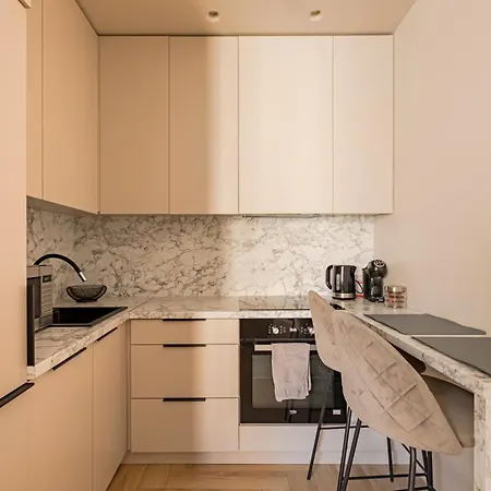 Located New Stylish In Old Town