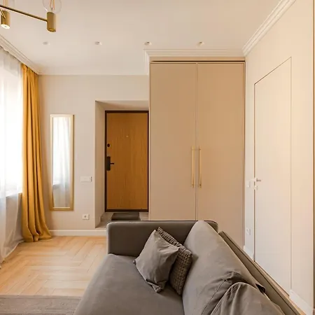 Апартаменты Located New Stylish In Old Town