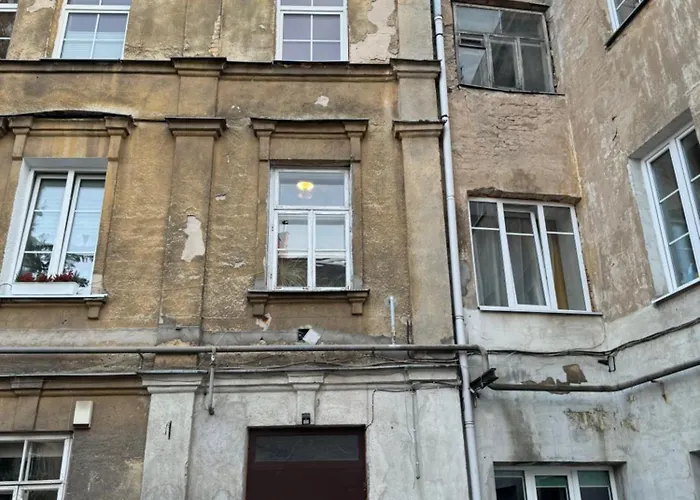 Located New Stylish In Old Town *