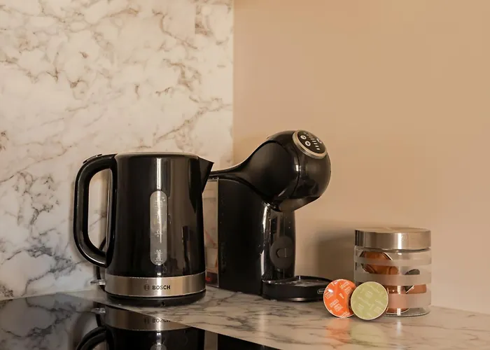 Located New Stylish In Old Town *