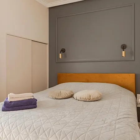 Located New Stylish In Old Town