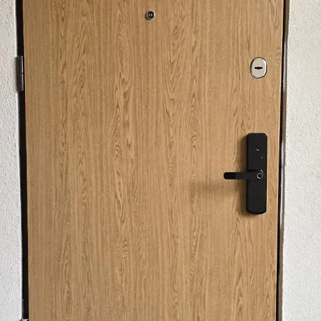 Located New Stylish In Old Town Butas *