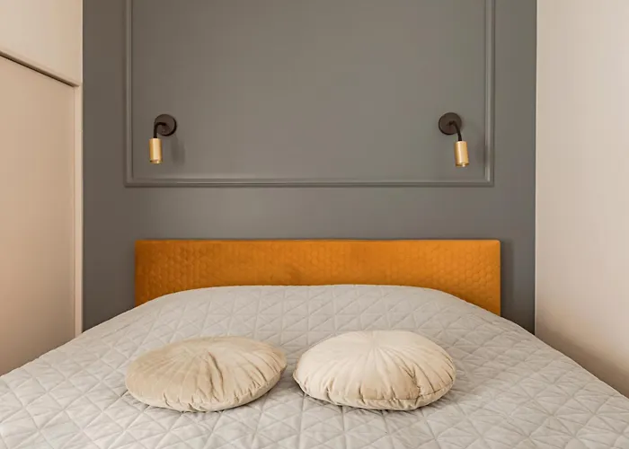 Butas Located New Stylish In Old Town *