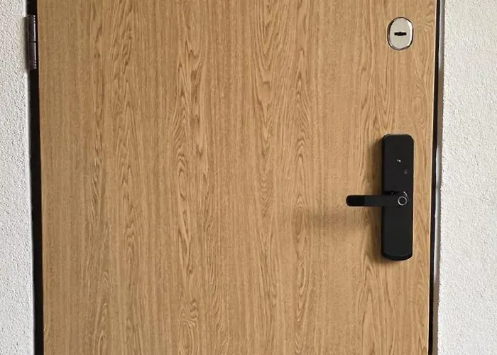 Located New Stylish In Old Town Butas *