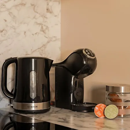 Located New Stylish In Old Town *